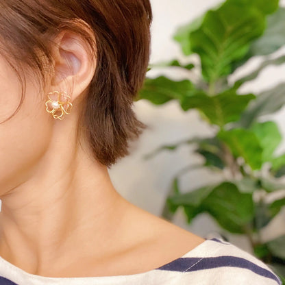 Amoria Bloom - Pearl Earrings