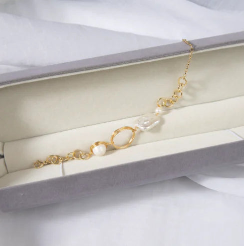 Aurielle Crest - Pearl Bracelet