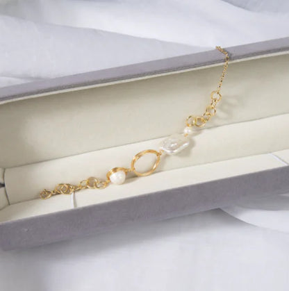 Aurielle Crest - Pearl Bracelet