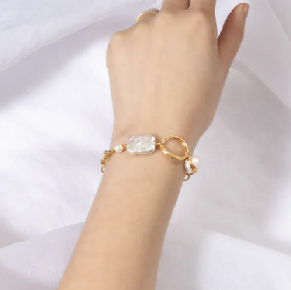 Aurielle Crest - Pearl Bracelet