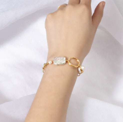 Aurielle Crest - Pearl Bracelet