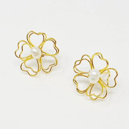 Amoria Bloom - Pearl Earrings