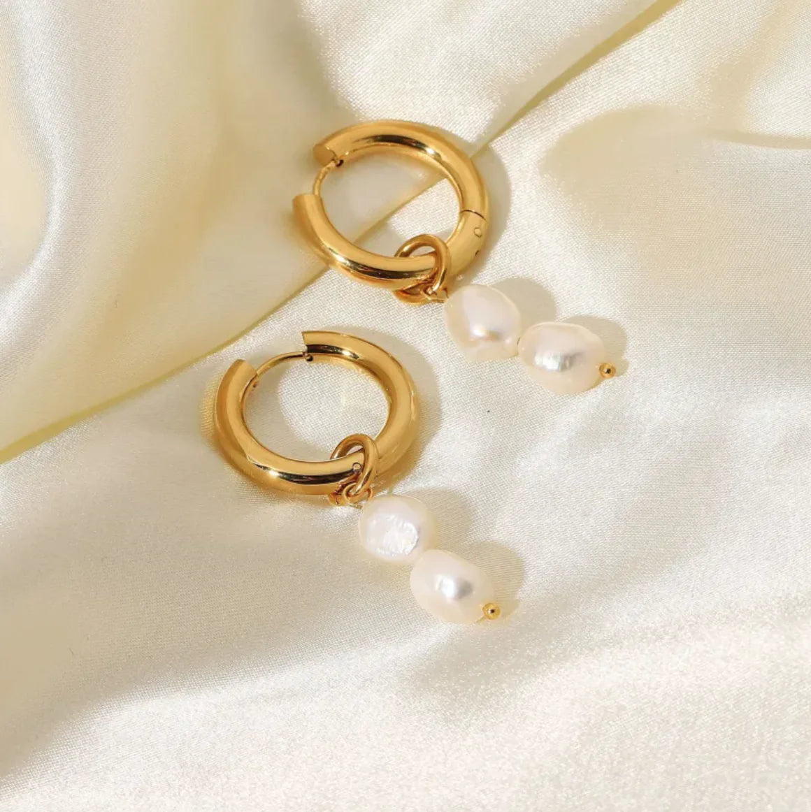 Elora Drift - Pearl Earrings