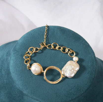 Aurielle Crest - Pearl Bracelet